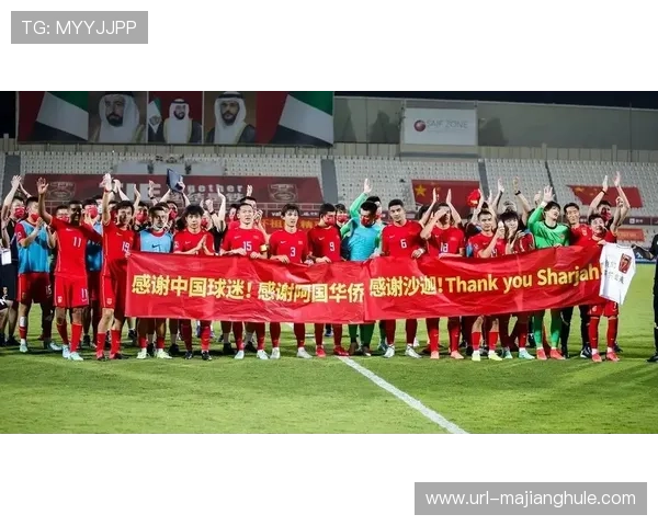 哥伦布机员赛后更衣室狂欢视频曝光 草坪受损引发热议 哥伦布机员赛后更衣室狂欢视频曝光 草坪受损引发热议